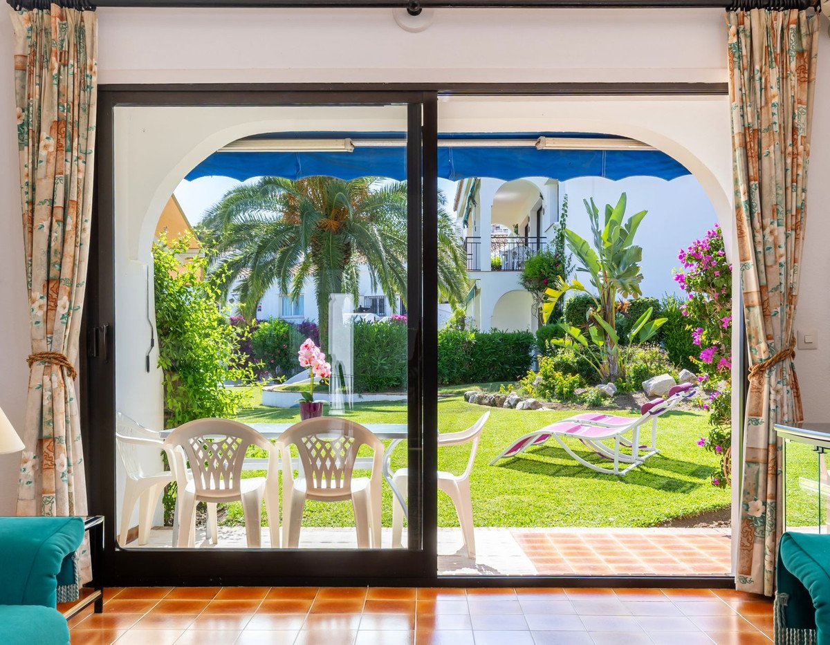 2 bedroom Ground Floor Apartment in Benahavís