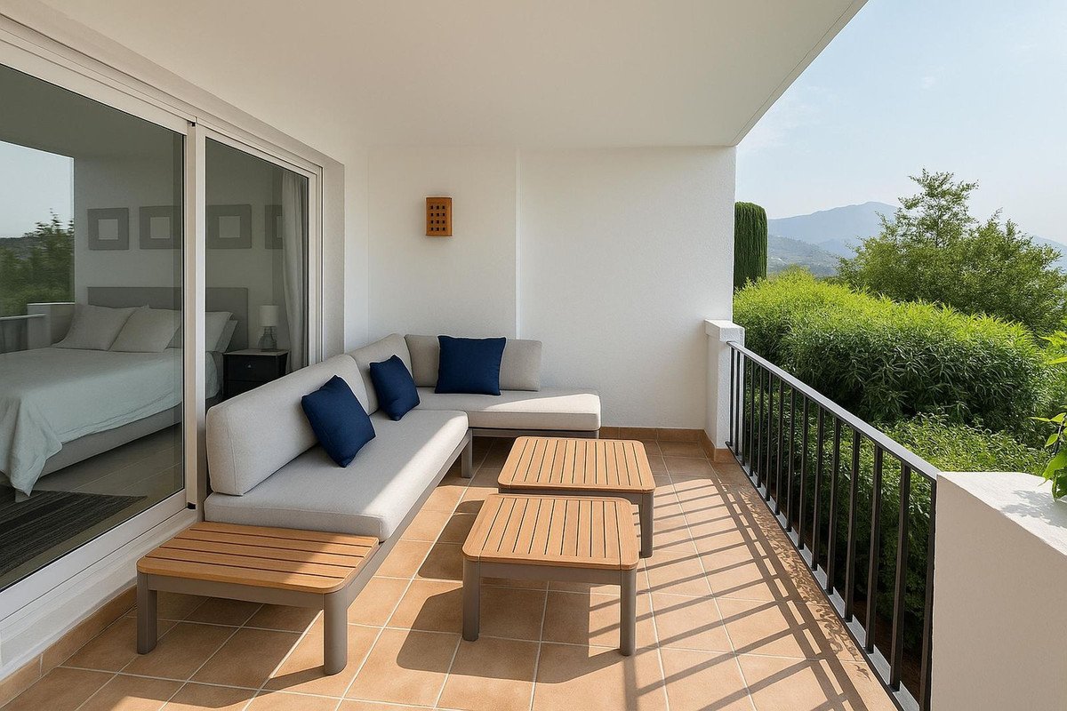 2 bedroom Ground Floor Apartment in Benahavís