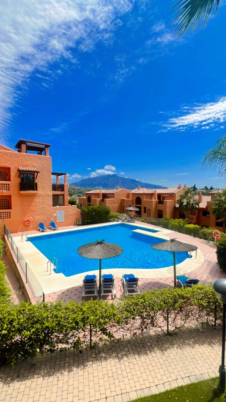 2 bedroom Middle Floor Apartment in Benahavís