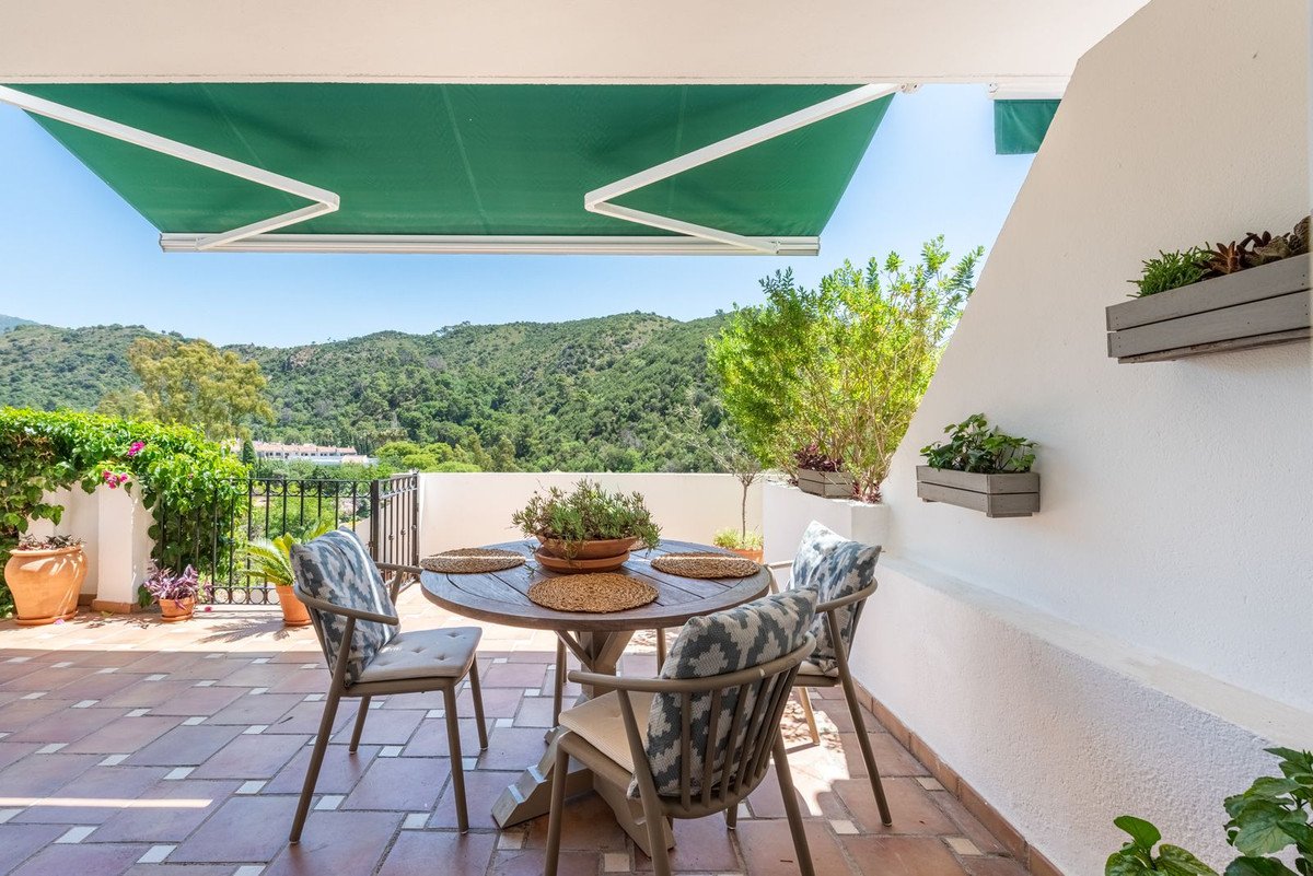 2 bedroom Ground Floor Apartment in Benahavís